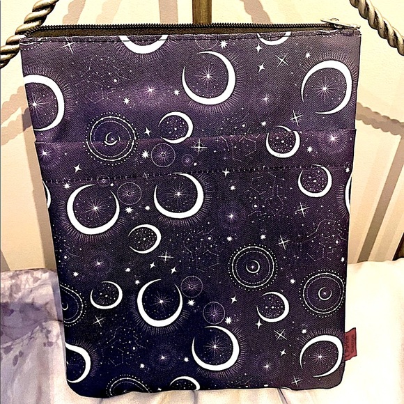 Book Cover Sleeve - Picture 1 of 3